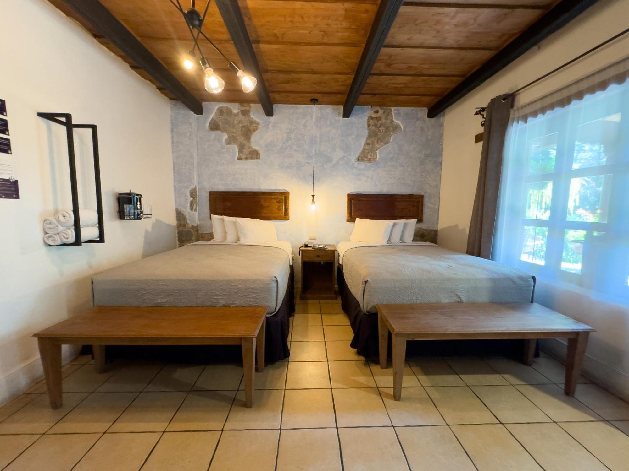 Hotel Cacique Real Antigua Habitación foto